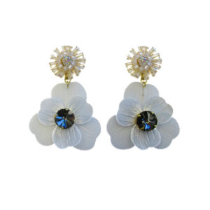 Orecchini pendenti con fiore Narciso di Dolman Bijoux