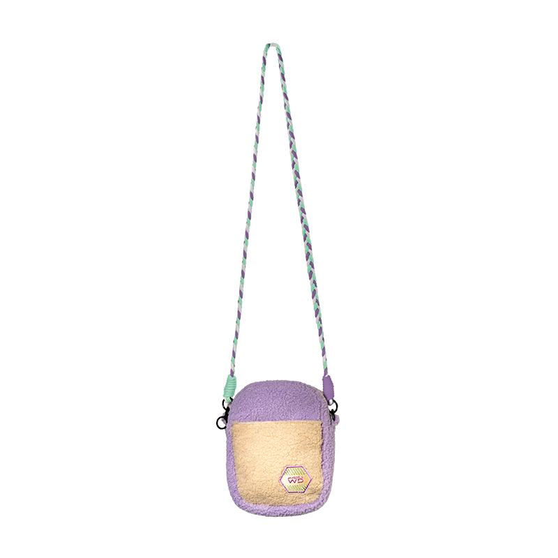 Borsa a tracolla effetto bouclé lilla e crema Borsa a tracolla effetto bouclé lilla e crema WD Lifestyle