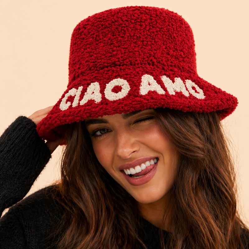 Cappello bucket rosso effetto bouclé Ciao Amo WD Lifestyle