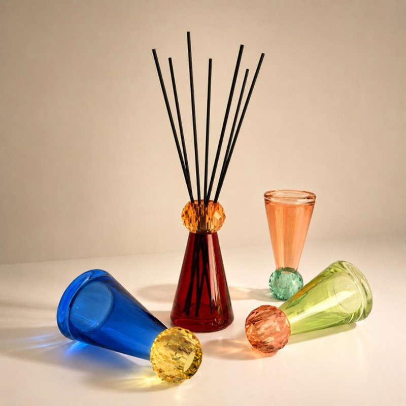 Boccetta in vetro per fragranze WD Lifestyle Boccetta in vetro per fragranze WD Lifestyle con stick neri